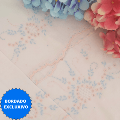 Lençol berço  bordado floral azul e rosa - 3 peças  