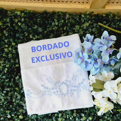 FRALDA LUXO BORDADA Á MÃO FLORAL AZUL - UNIDADE 