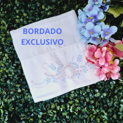 FRALDA LUXO BORDADA Á MÃO FLORAL ROSA E AZUL- UNIDADE 