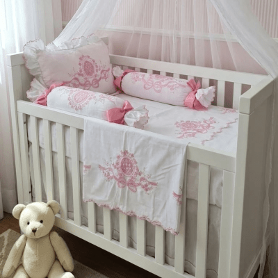 Jogo lençol de berço rechilieu bordado rosa - 4 peças      