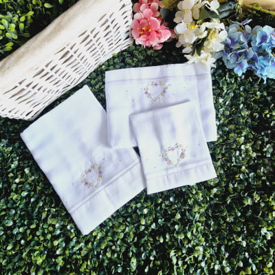 Kit presente bordado á mão coração floral lavanda  - 3 peças     