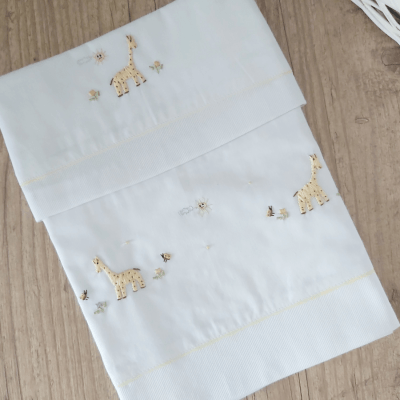 Jogo lençol carrinho bordado girafinha - 2 peças    