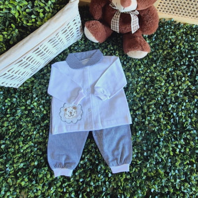 Pijama infantil bordado aplicado leãozinho com calça xadrez marinho