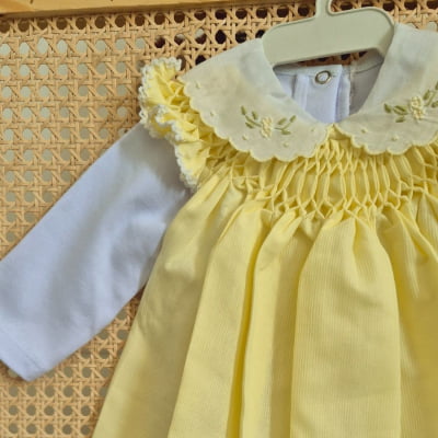 Saída de maternidade casinha de abelha amarela ( Vestido + Body )  