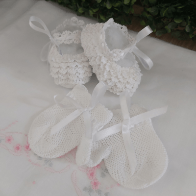 Sapatinho com luvinha mercê crochê branco - 0 á 3 meses