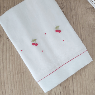 Toalha fralda bordada cerejinha 