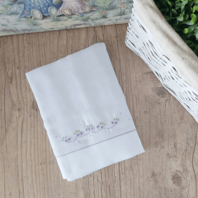 Toalha fralda bordada á mão floral lavanda