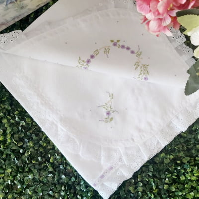 Manta bordada á mão floral lavanda