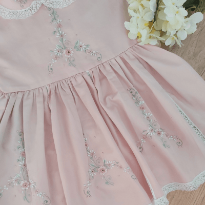 Vestido rosé bordado  margaridas com calcinha - 15 meses